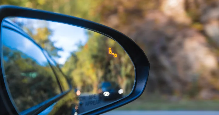 What Is a Blind Spot Monitoring System?