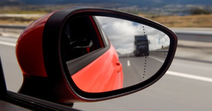 Who Is Responsible for a Blind Spot Car Accident?