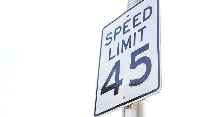 How Do Missing Road Signs Cause Car Accidents?